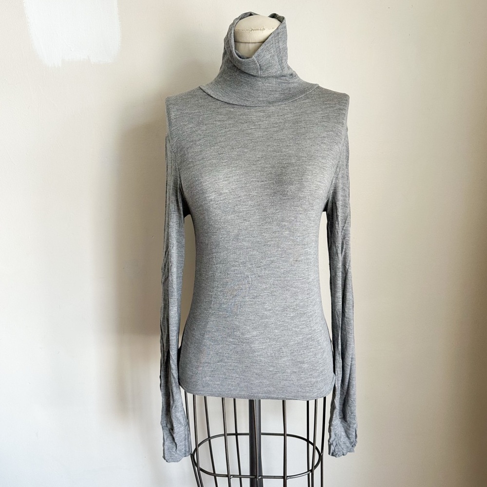 ⭐️3/$30⭐️ (bundle deal) American Apparel Turtleneck Top